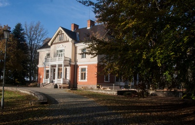 Postcard, Olustvere Estonian Aleksandri Põllutöökeskkool, main building rephoto