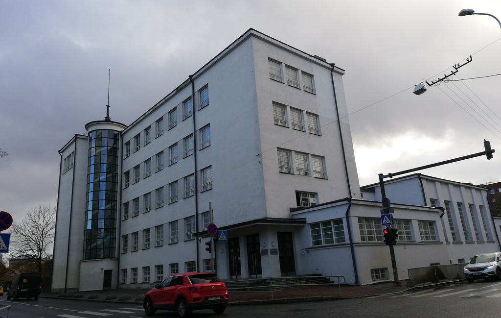 Building of the former e. Lender Gymnasium in Tallinn rephoto