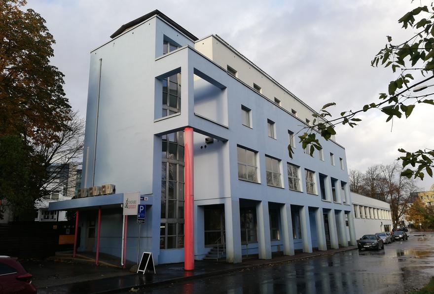 Ministrite Nõukogu Autobaas Tallinnas, hoone vaade. Arhitekt Vilen Künnapu rephoto