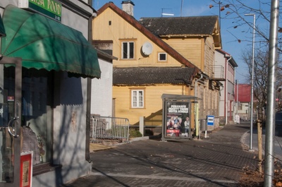 Inimesed Viljandis tänaval rephoto