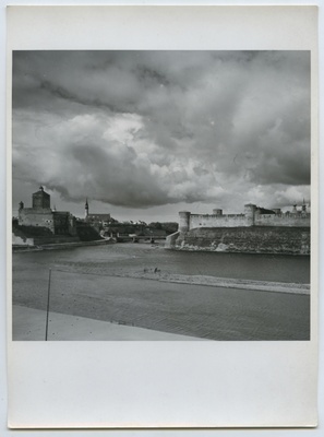 Narva, view of the fortress.  duplicate photo