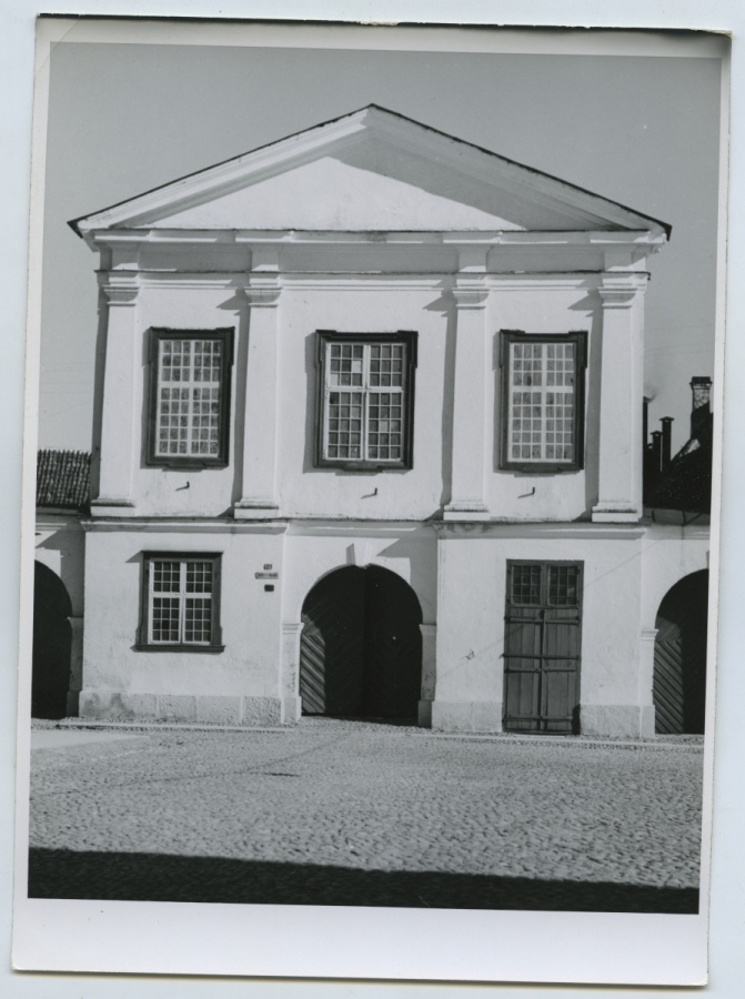 Narva, Weighthouse.