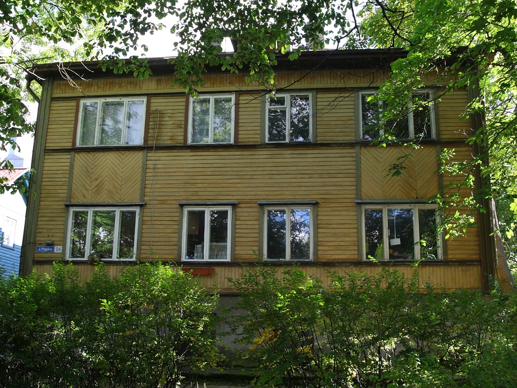 Tallinn, elamu, J. Poska 24
