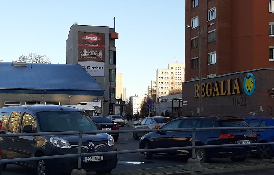 Lasnamäe residential district, I micro district centre, view of shopping centre and apartments rephoto