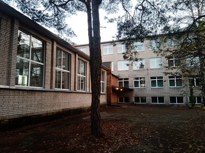 Nõmme gümnaasium, endine 28. keskkool. Juurdeehitus. Raudtee 55, Tallinn rephoto