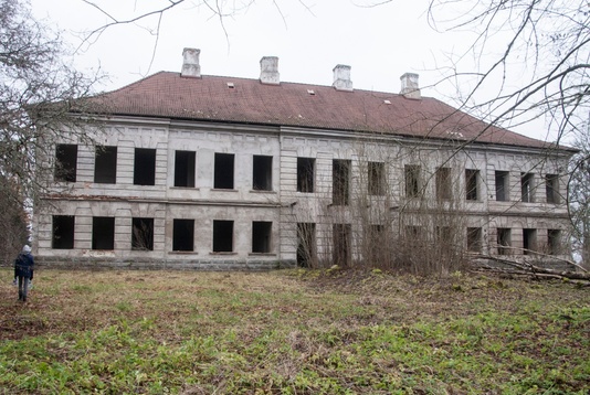 Photo, Norwegian manor house in 1985. rephoto