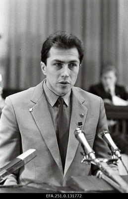 At the ELKNÜ XX Congress the production unit "Eesti Põlevkivi" is spoken by Alexander Markov, the owner of the Sompa mining.  duplicate photo