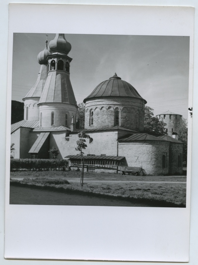Narva, Ivan IV built church in Ivangorode.