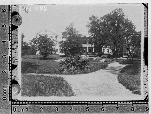 Riisipere Manor (Neu - Riesenberg), by the glorious garden in 1912. Nissi khk
