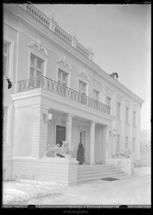 Kadriorg, Administratiivhoone, peasissekäik