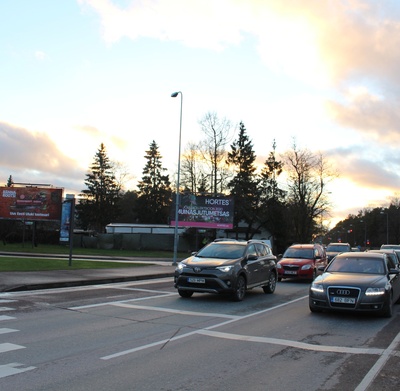 The beginning of the road of freedom. A driving trail toward the city from the Pääsküla. On the left Männiku Street. rephoto
