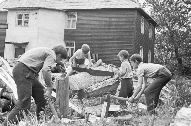 Piirissar. "for the coming winter."