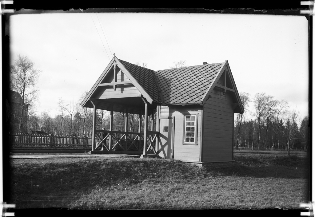 Kunda. During the narrow stretching of the Weather House on the railway