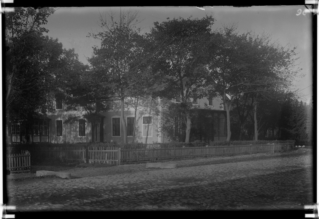 Kunda. Station on the street (Jaama 9), before the sea 1. Cross with the street