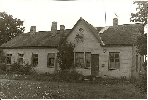 Photo, Järva-Jaani former railway station 1984.