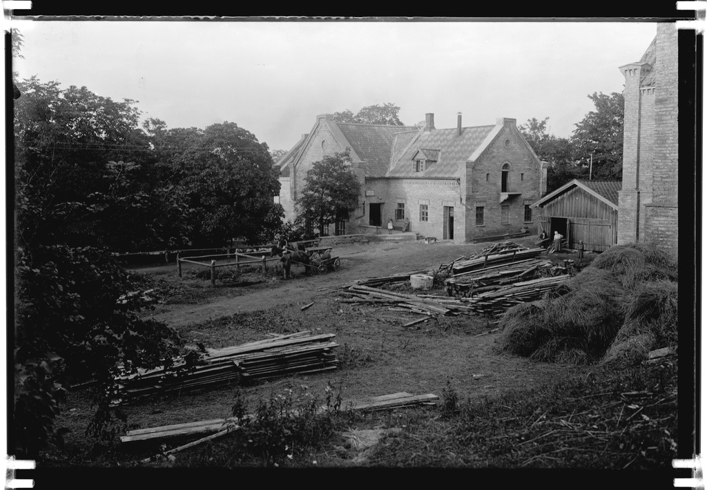 Kunda Manor Waterwater and Saecater