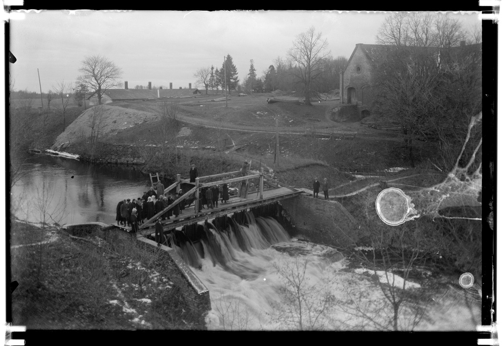 The manor of Kunda rose in the village of Linnuse.