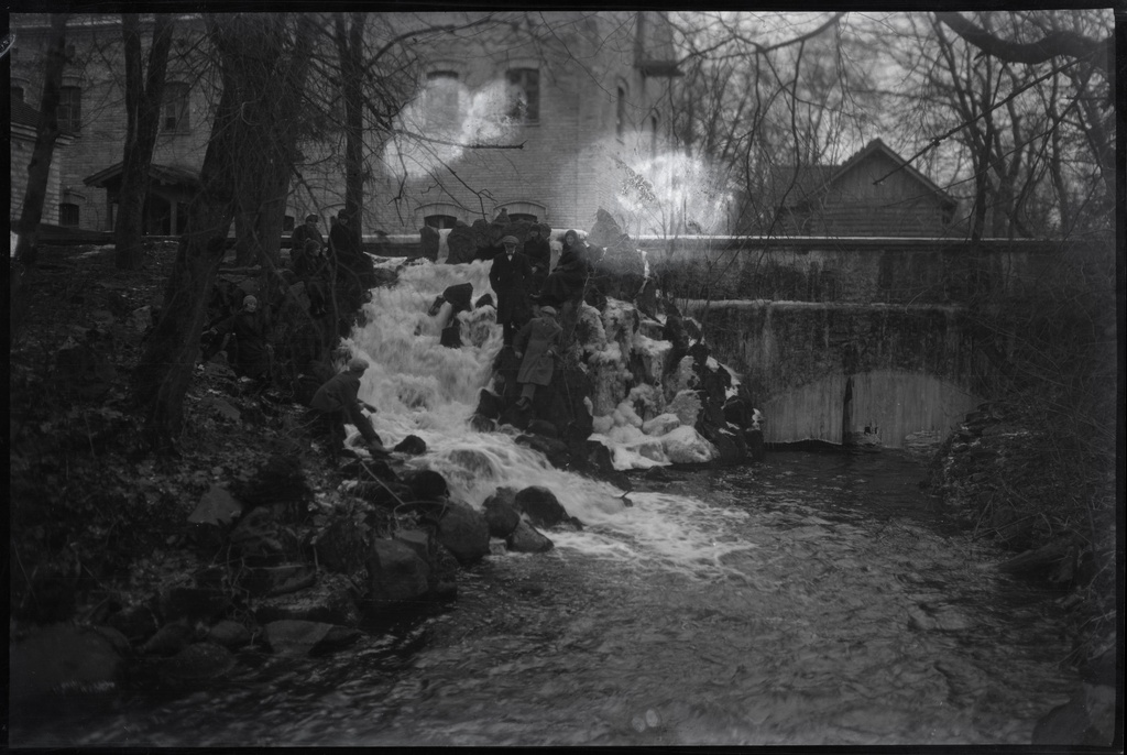 Kunda Manor. Art cruise behind the Wine factory