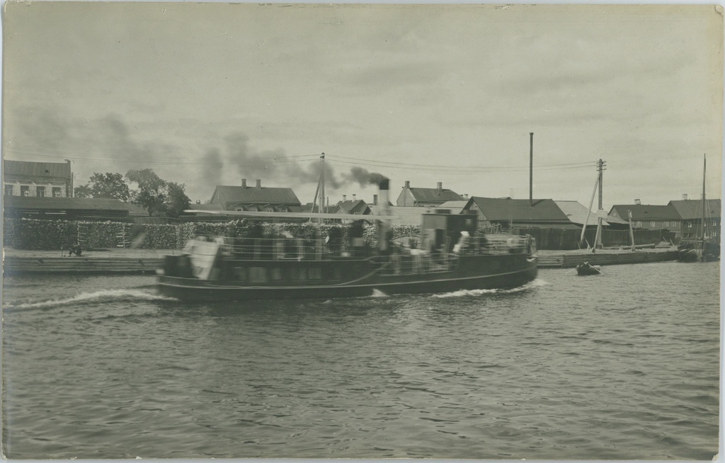 Shipping port and steam Laine