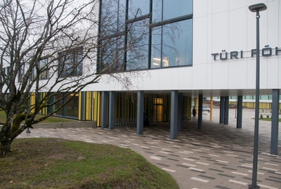 Photo, Tür's new school house rephoto