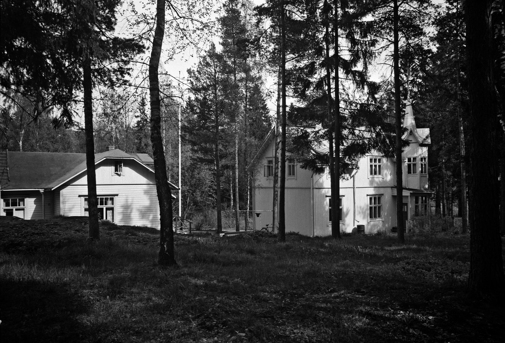 Meilahden huvila-alue, Granelund,  huvilapalsta nro 34, rakennukset A ja B