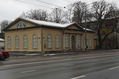 TLA 1465 1 552 Narva mnt 64, property no. 2777. Kadrioru pharmacy building 15 04 1939 Photographer Narva mnt 64, property no. 2777. Kadrioru pharmacy building - Narva mnt 64, property no. 2777. Kadrioru pharmacy building rephoto
