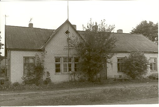 Photo, Järva-Jaani former railway station 1984.