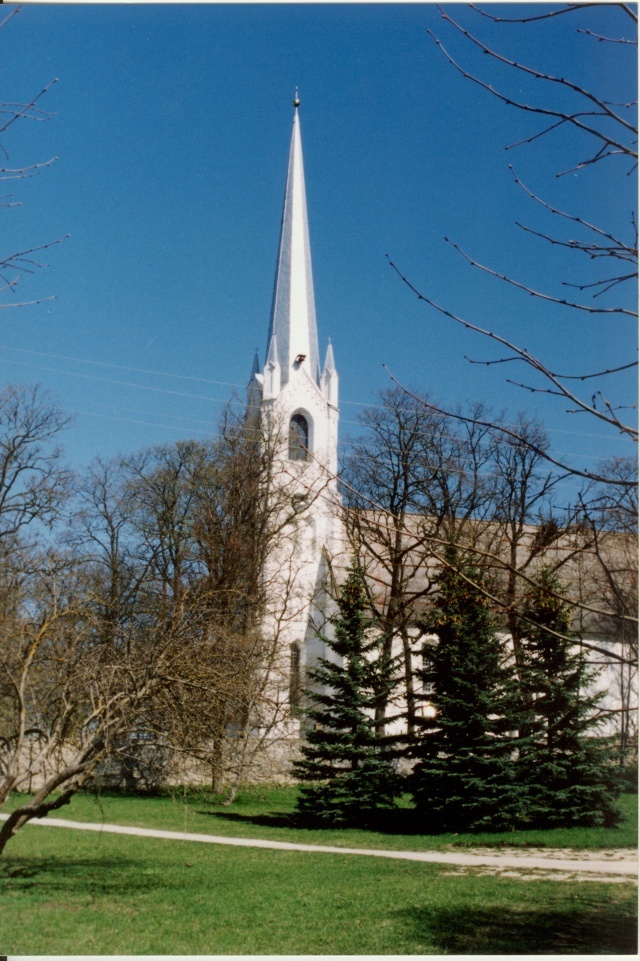 Paint photo of the church of Järva-Jaani 1995