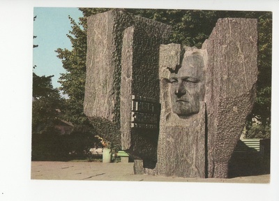 August Jakobsoni monument Pärnus  duplicate photo