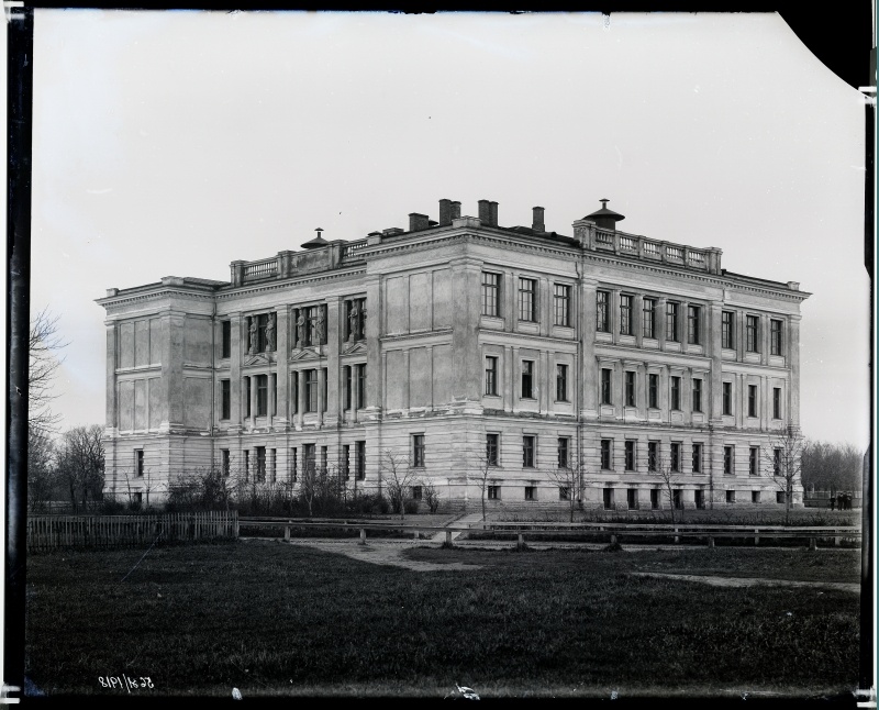 View of Tallinn Reaalkooli building on Estonia pst.