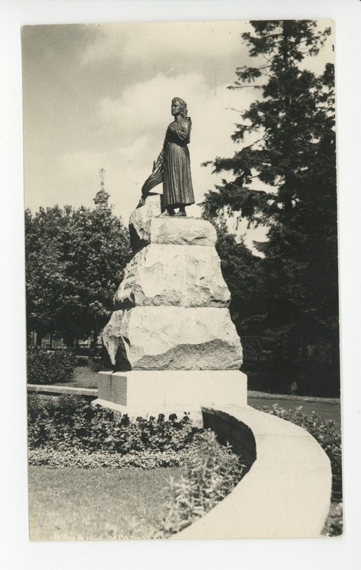 Pärnu, Lydia Koidula monument Lydia Koidula pargis