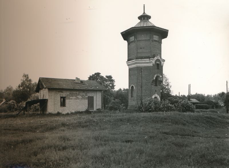Photo. Cross the water tower of the railway station. Black and white. Located: Hm 7975 - Technical monuments of Haapsalu district