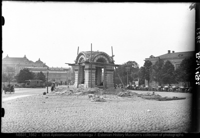 Aleksandri kabeli lammutamine Vene turul.  duplicate photo