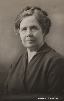 Anna Haava  duplicate photo