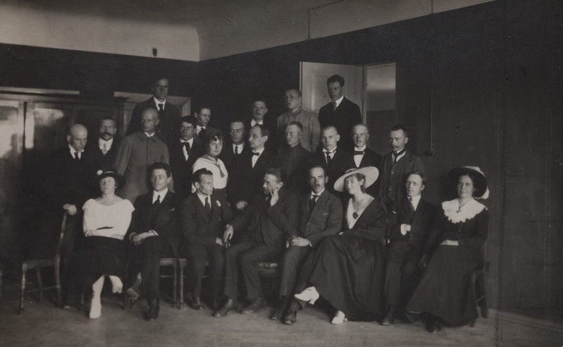 Eesti kirjanike esimene kongress 6. sept. 1919 Tallinnas Toompuiesteel