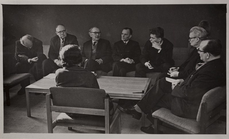 Pressikonverents Kirjanike Majas 14. veebr. 1964. Juhan  Liivi 100. a juubeli veetmise asjus
