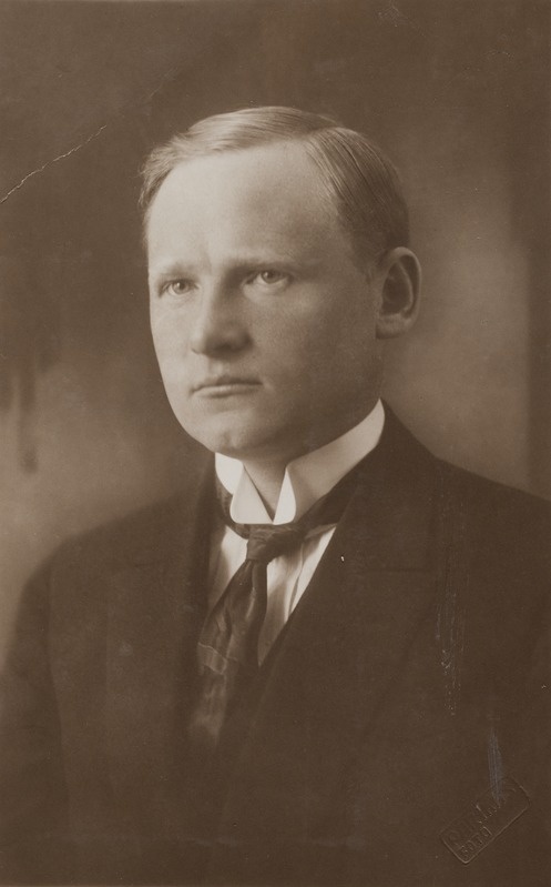 Aleksander Oinase portree
