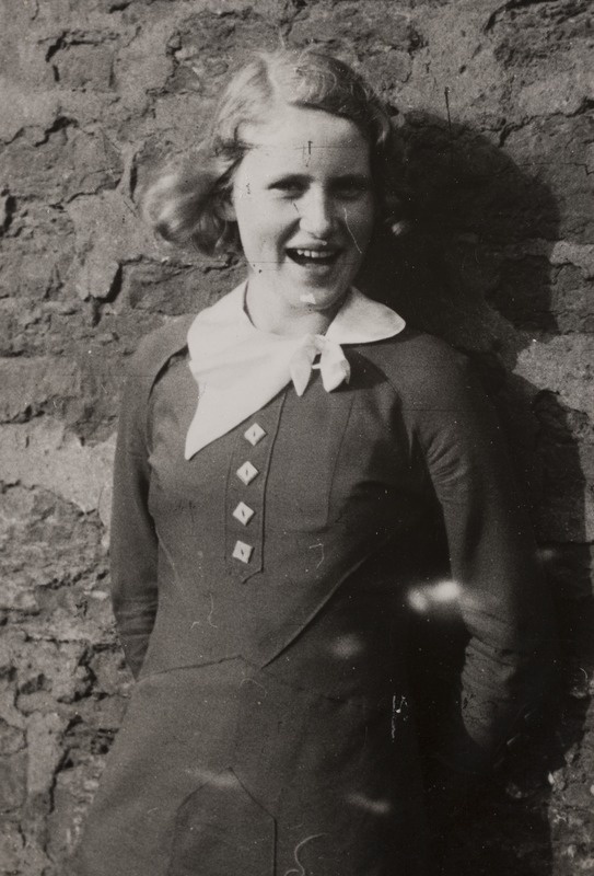 Elo Tuglase vennatütar, 1934