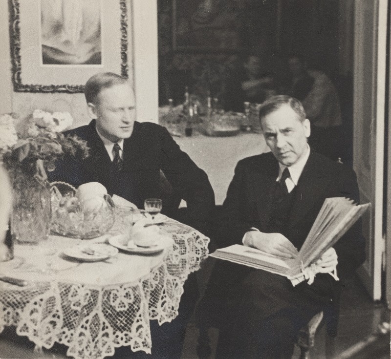 Aleksander Oinas ja Peeter Kurvits