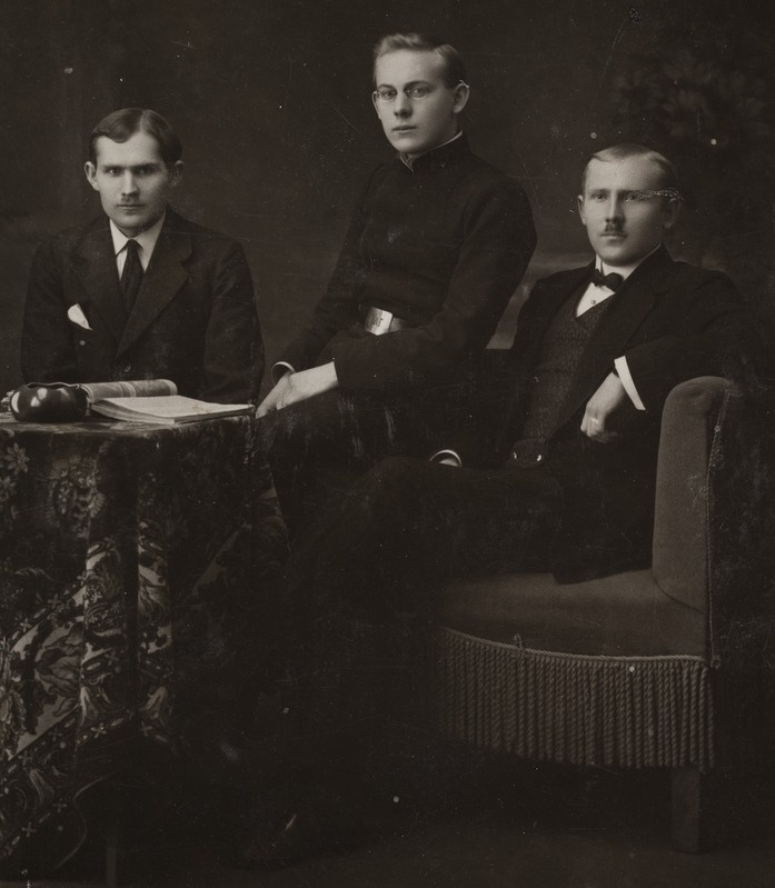 Tädipojad isa poolt – August, Eduard ja Oskar Vaga