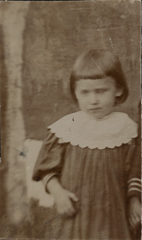 Emma Elisabeth Oinas 2½–3. aastasena