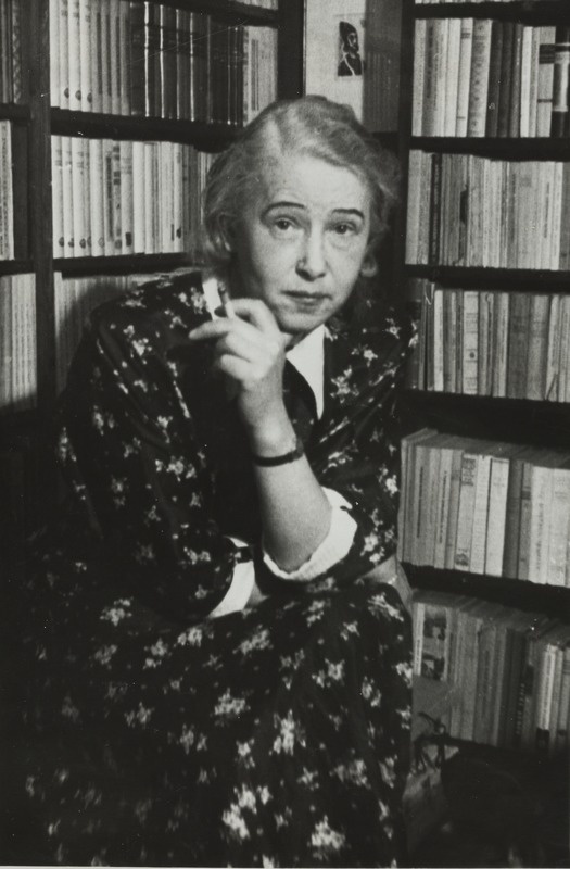 Elo Tuglas kodus Rahumäel, 1950