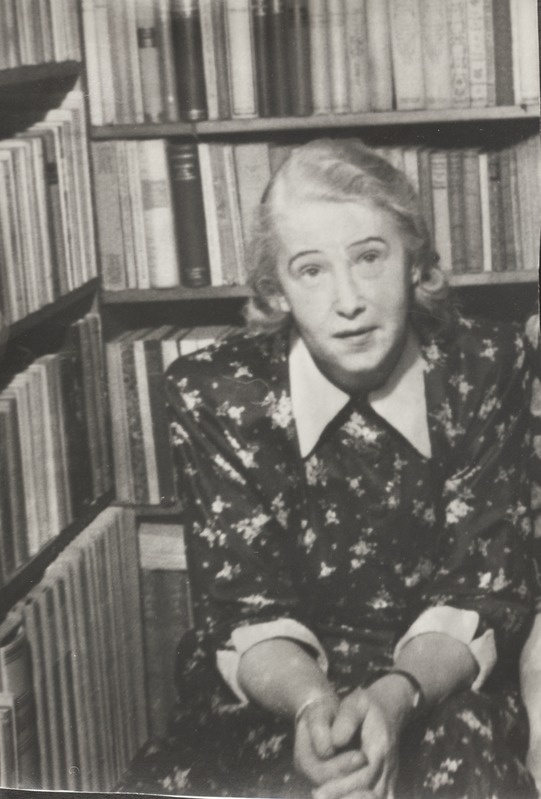 Elo Tuglas kodus Rahumäel, 1950