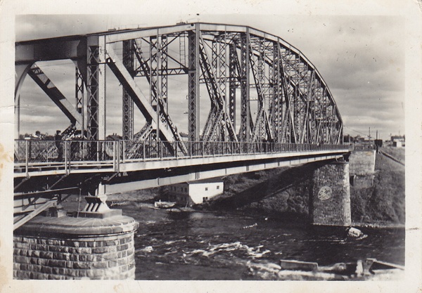 Narva. Railway bridge