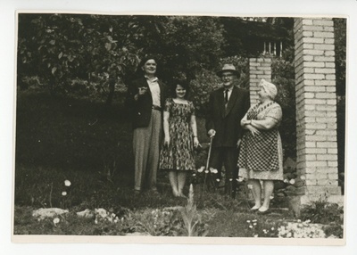 Doktor Läätsa aed Viljandis, 1962  similar photo