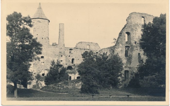 Photo postcard. The ruins of Haapsalu Castle ca 1932. Photographer. O. Haidak.