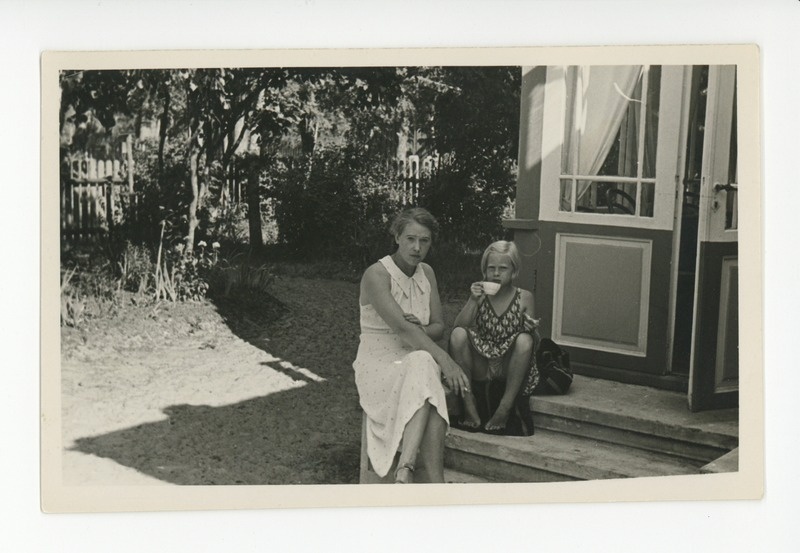 Elo Tuglas, Elo Kurvits Narva-Jõesuus, juuli 1937