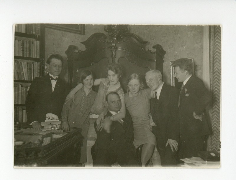Friedebert Tuglas, Virve Huik-Kukke, Elo Tuglas, Aleksander Tassa, Elsbet Markus-Parek, Oskar Loorits, Osvald Saadre