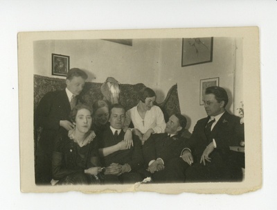 Elo Tuglas, Elsbet Markus, Alfred Koort, Virve Huik, Julius Mägiste, Friedebert Tuglas, taga Osvald Saadre, 04.1927  duplicate photo