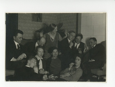 Osvald Saadre, Linda Vilmre, Linda Annist, Elo Tuglas, Friedebert Tuglas, Voldemar Vaga, Elsbet Markus, Ants Oras, Mart Lepik, Julius Mägiste, 04.1927  duplicate photo